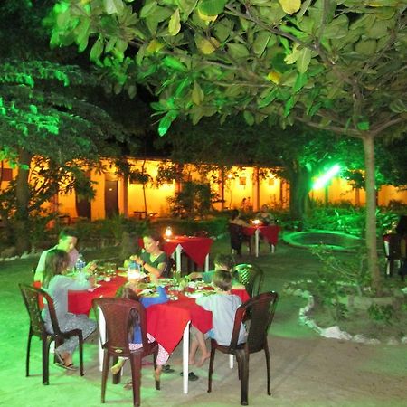 Shahira Hotel Nilaveli Kültér fotó