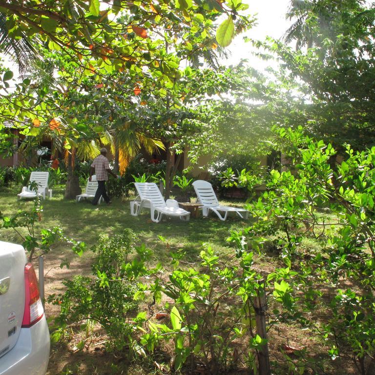 Shahira Hotel Nilaveli Szoba fotó
