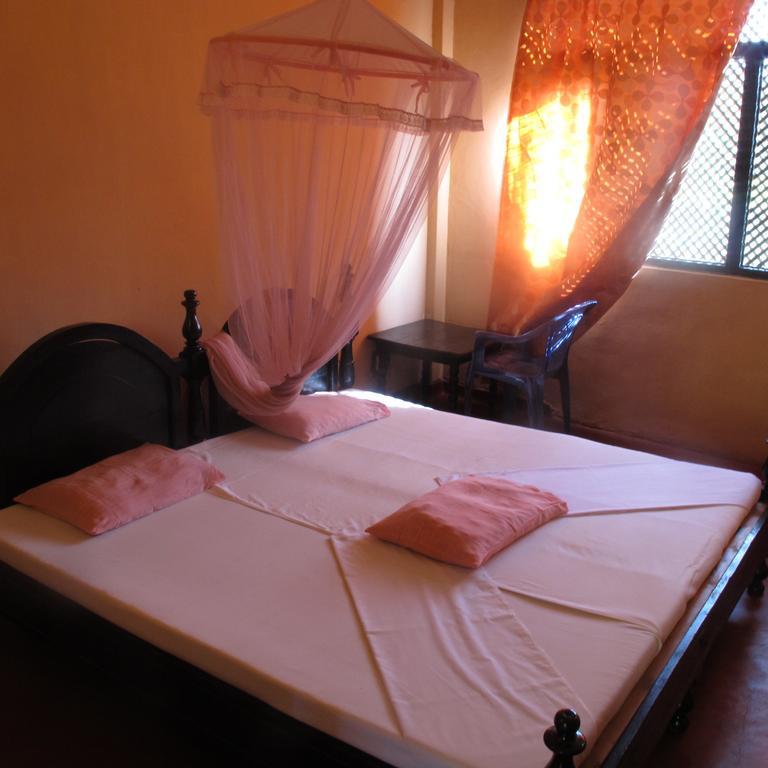 Shahira Hotel Nilaveli Szoba fotó