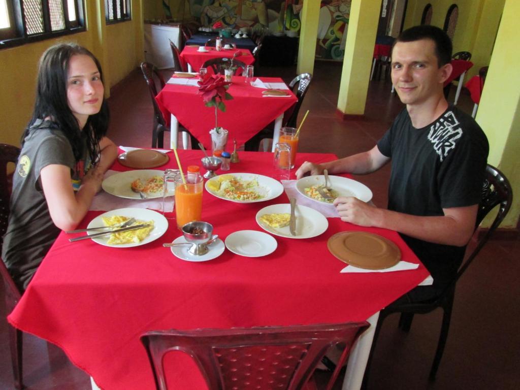 Shahira Hotel Nilaveli Kültér fotó