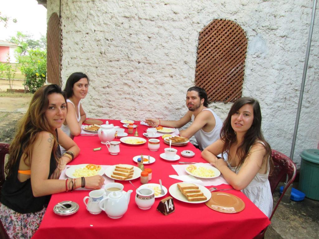 Shahira Hotel Nilaveli Kültér fotó